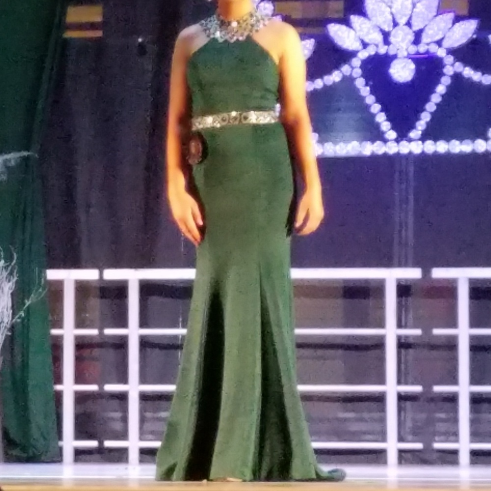 Stunning Emerald Green Dress